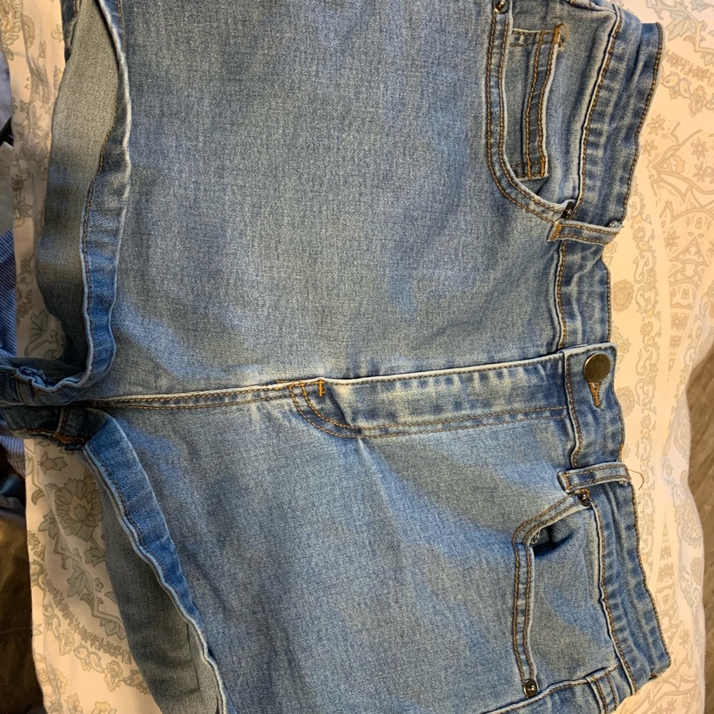 Forever 21 short shorts